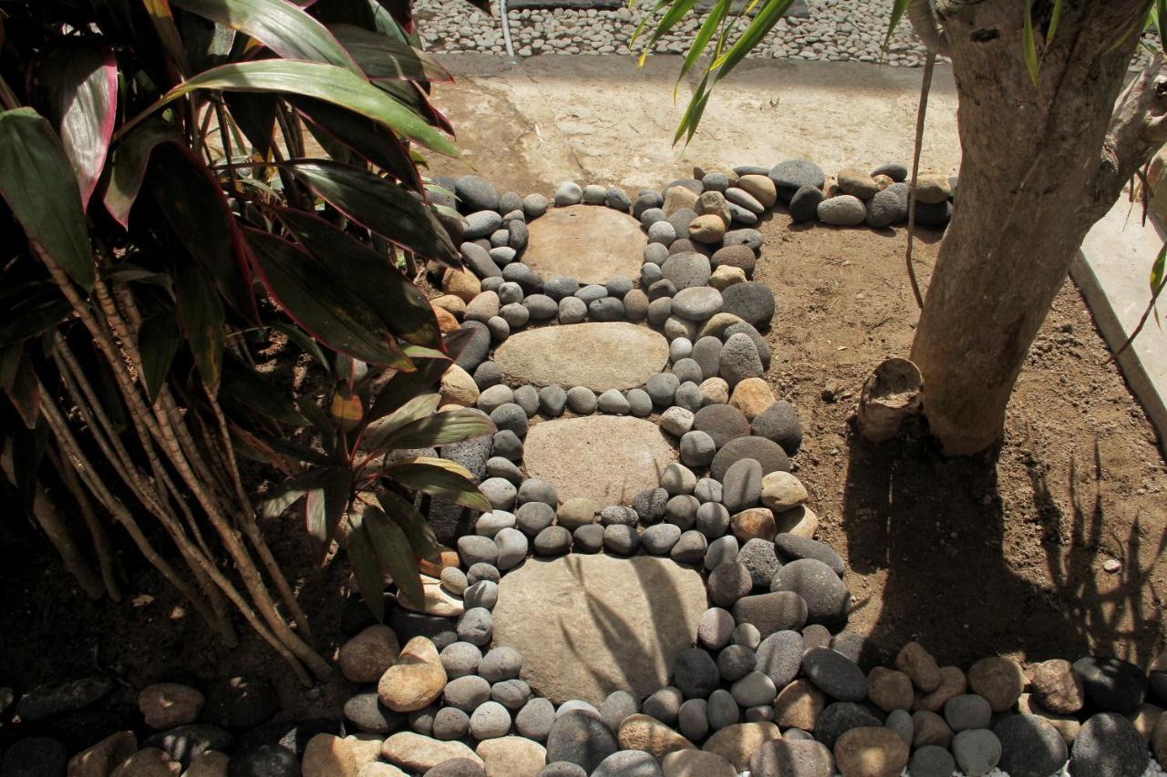 Nuka Beach Inn Kuta Lombok Dış mekan fotoğraf