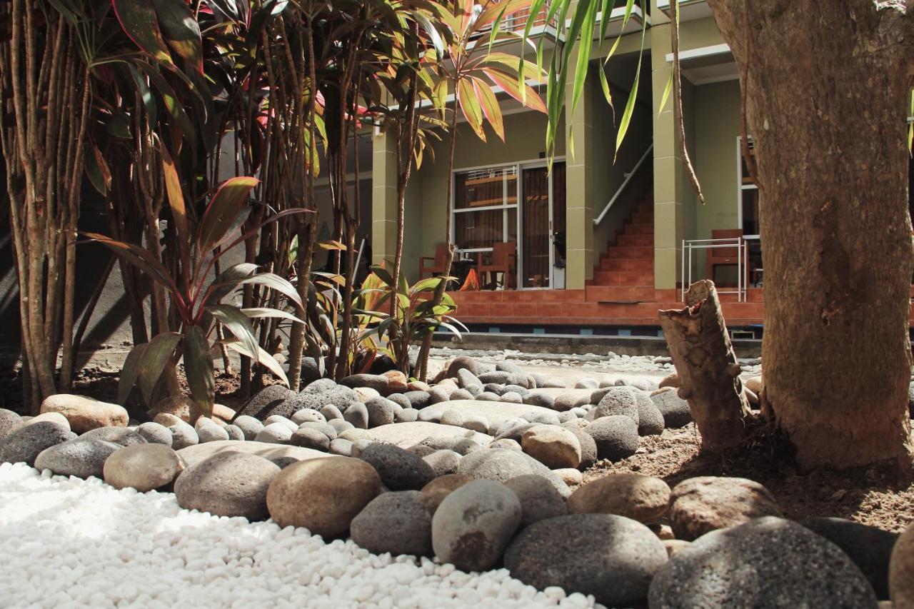 Nuka Beach Inn Kuta Lombok Dış mekan fotoğraf